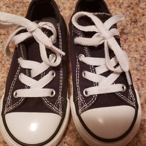 Black Converse with cute detail toddler size 8